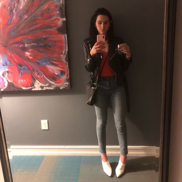 Meet your Posher, Kira - Picture 2 of 5